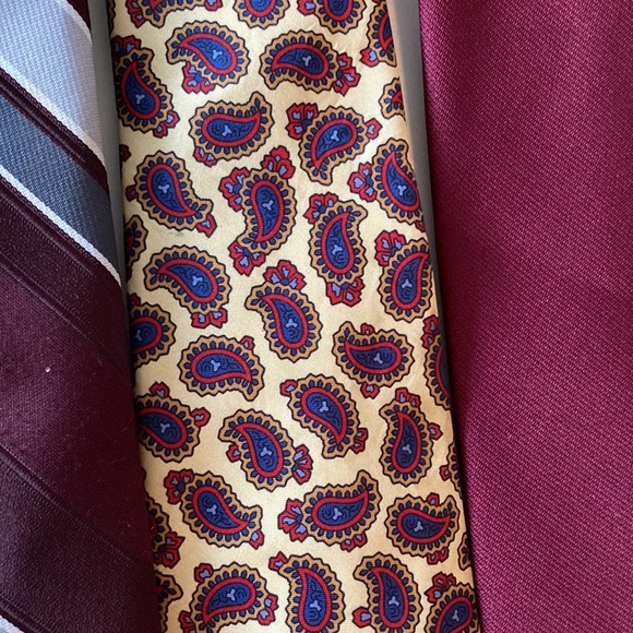 Assorted silk ties 4 in group - Picture 4 of 8